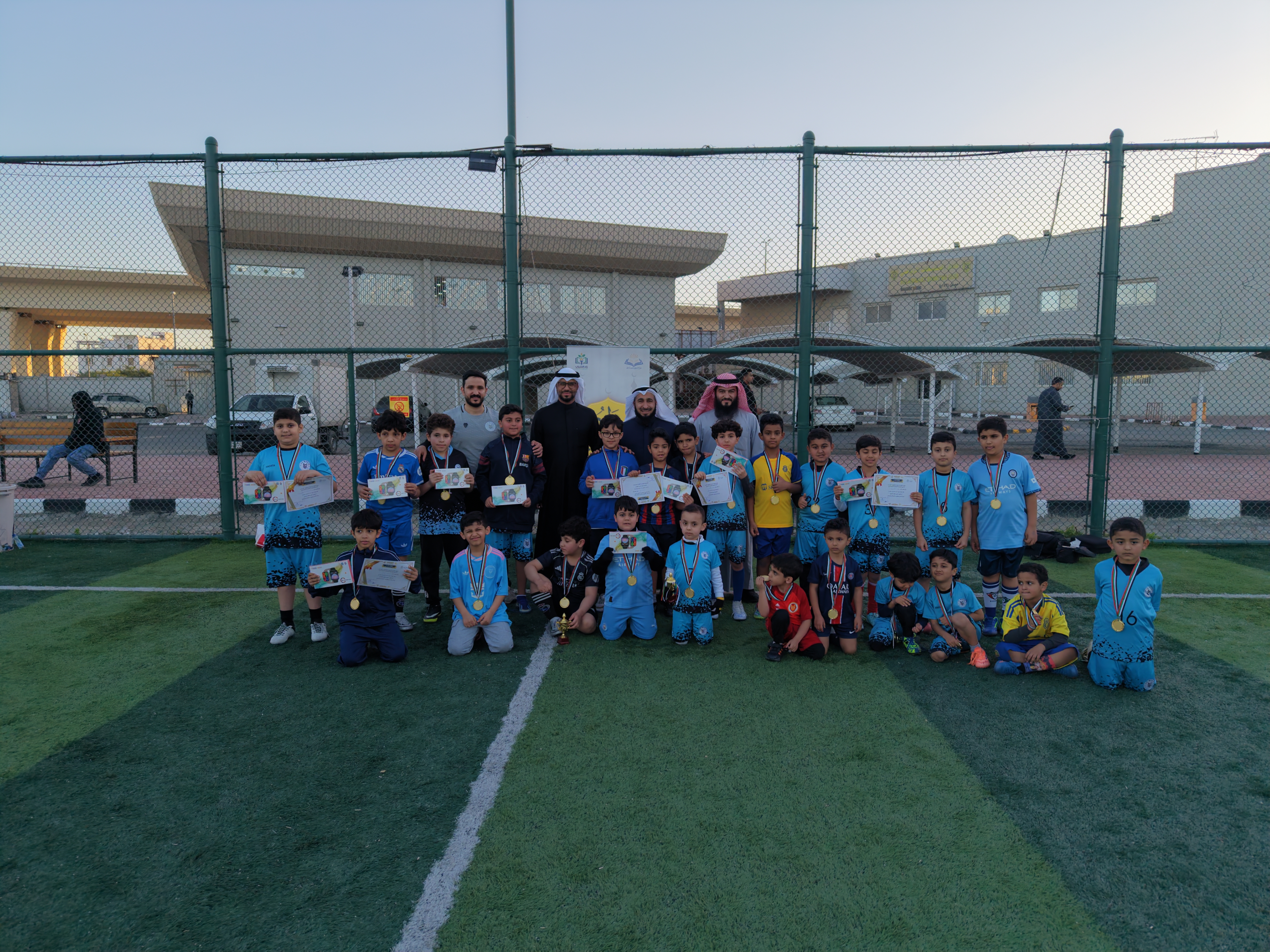 قطاع الدعوة والتثقيف الشرعي يكرم متميزي برنامج «زاد الشباب»