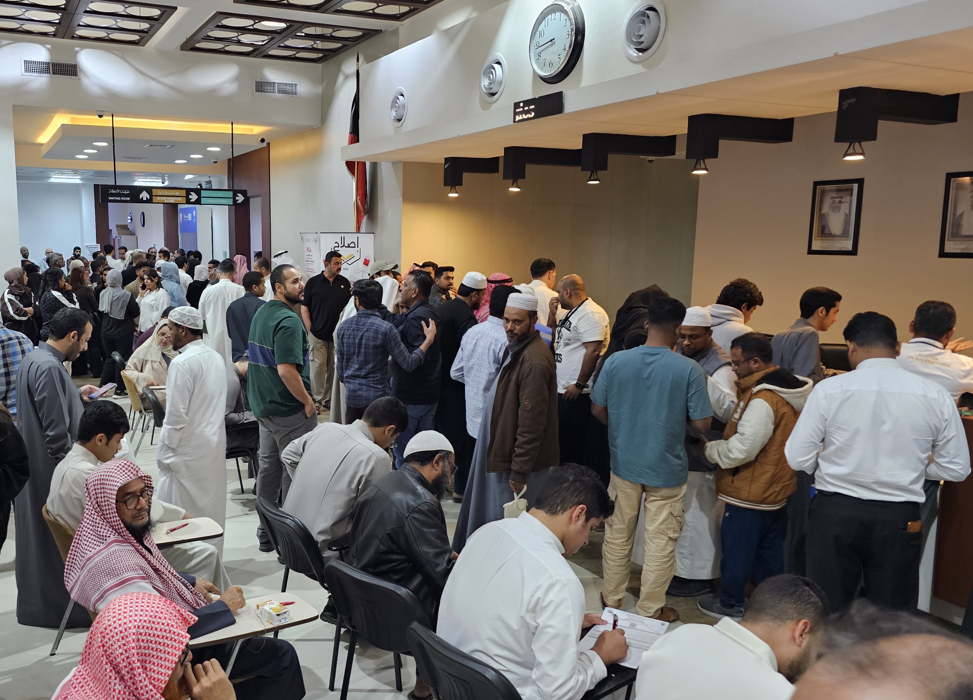 جمعية الإصلاح الاجتماعي تنظم حملة للتبرع بالدم وسط إقبال واسع يجسد التلاحم الوطني